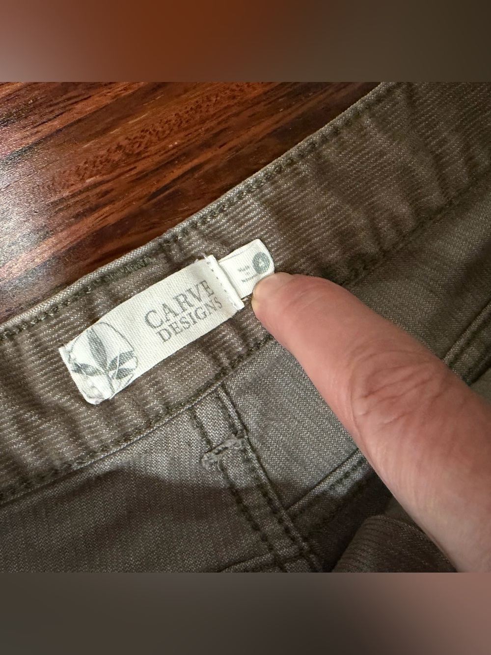 Carve Designs Tan Oahu Corduroy Dogtown Shorts Size 4 with 4” inseam coastal - Picture 2 of 7